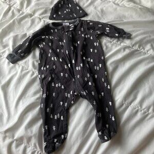 Gerber Winter Footie and Hat Set (0-3 months)